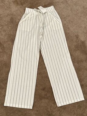 Sienna Sky White Striped Wide-Leg Pants – NWT Size Medium 🤍